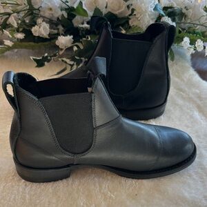 New Canada west Chelsea boots